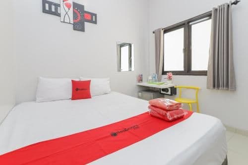 RedDoorz Room