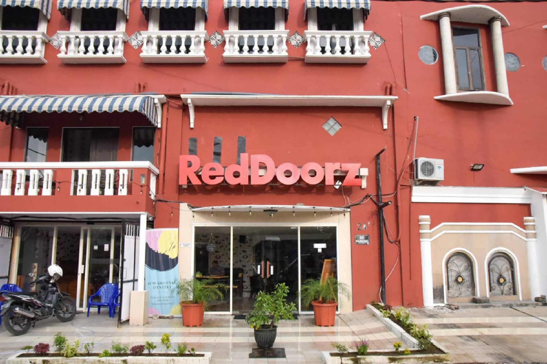 RedDoorz near Pelabuhan Tanjung Perak 2 Surabaya RedDoorz near Pelabuhan Tanjung Perak 2 Surabaya