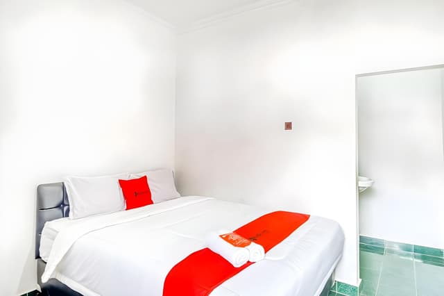 RedDoorz Room