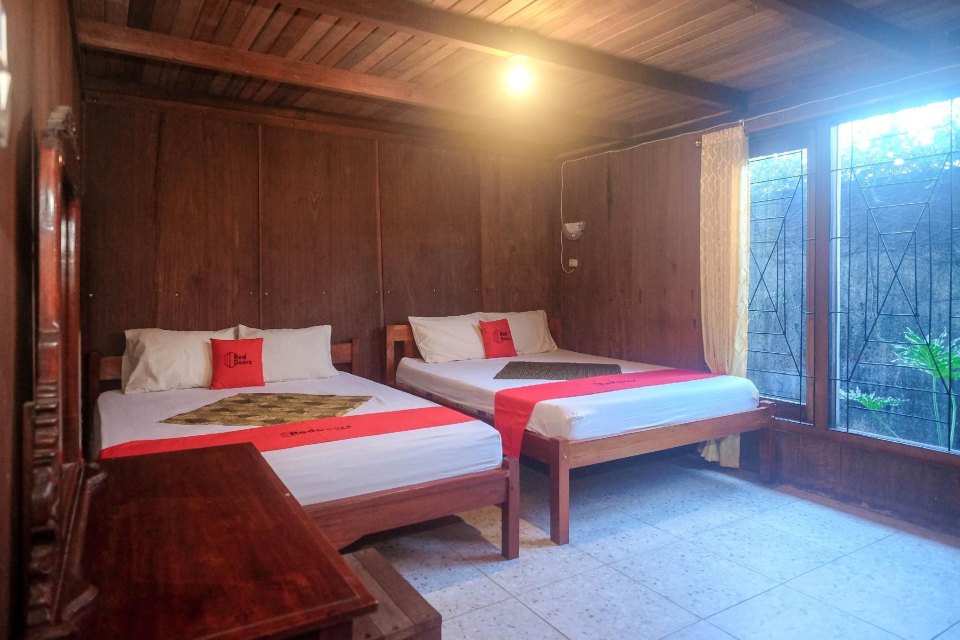 เรดดอร์ซ แอท โอมาห์ คายู โฮมสเตย์ ยอกยาการ์ตา (RedDoorz @ Omah Kayu Homestay Yogyakarta)3