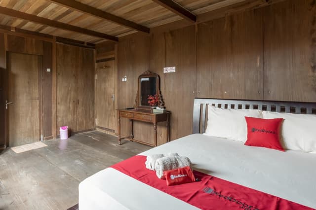 RedDoorz Room