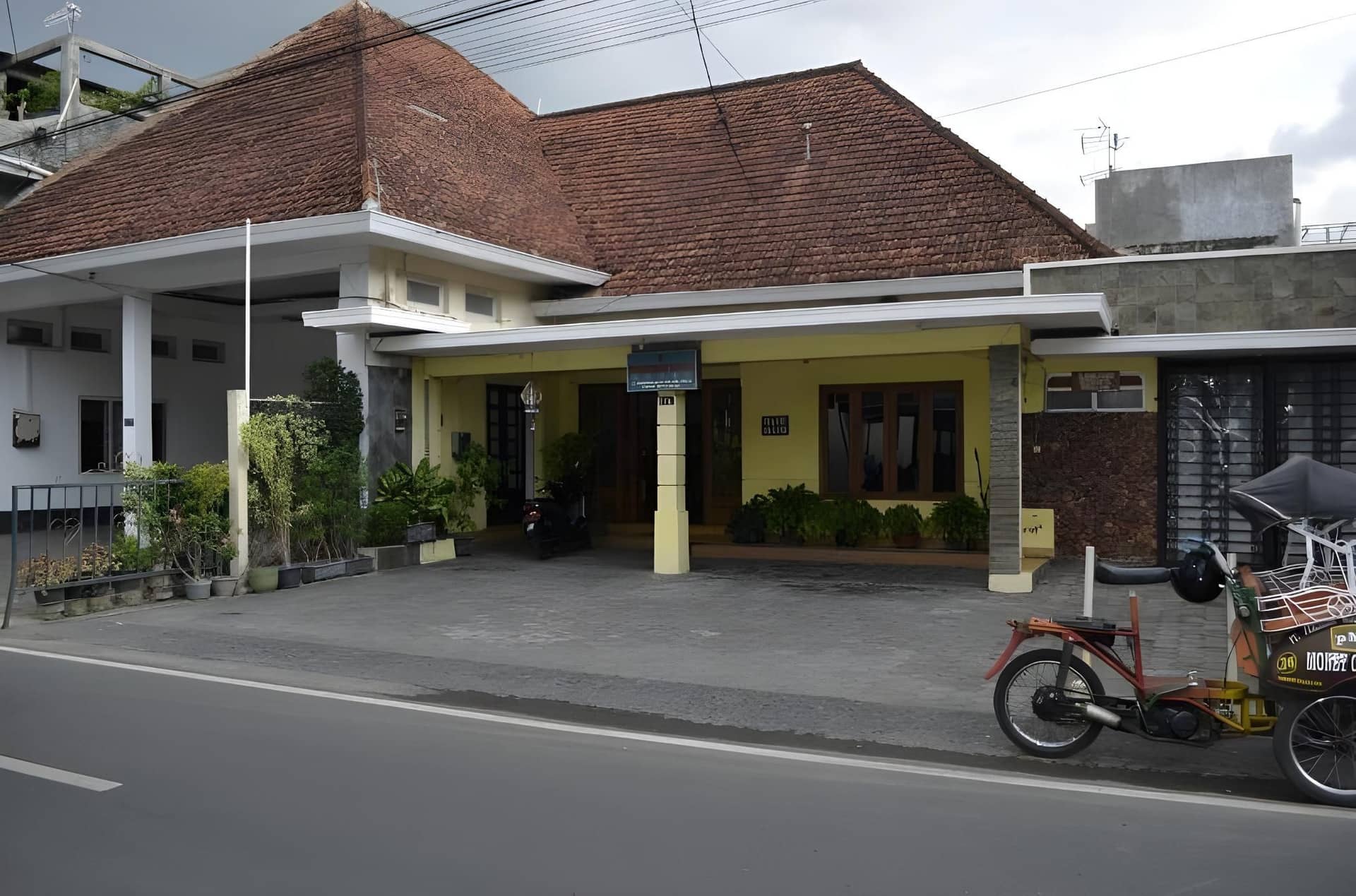 Prayogo Lama Guest House Prayogo Lama Guest House