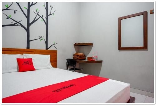 เรดดอร์ซ เนียร์ ยอกยา เอ็กซ์โป เซนเตอร์ 2 (RedDoorz near Jogja Expo Center 2)3