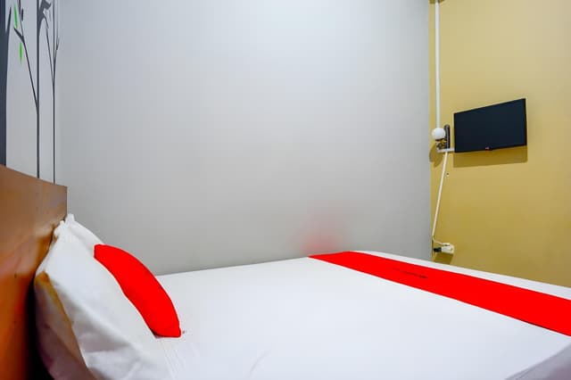 RedDoorz Room