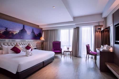 Deluxe Room King Bed