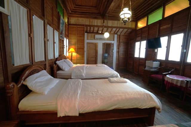 Suite Family Room