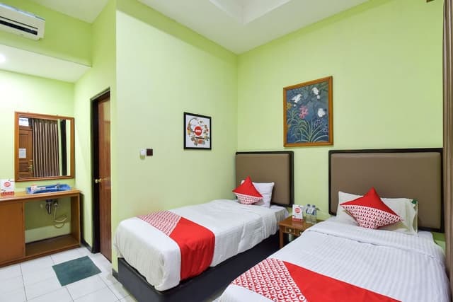 Standard Twin Room