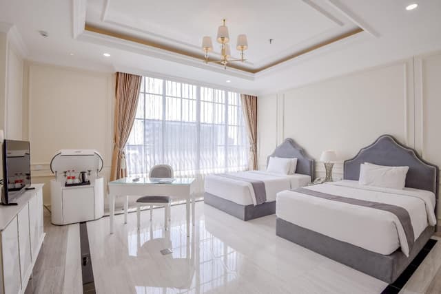 Grand Deluxe Twin Room