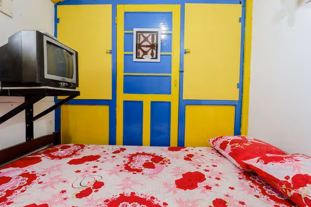 Standard Double Room, Shared Bathroom