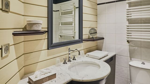 Room with Bow Window, ground floor with terrace and Sea view