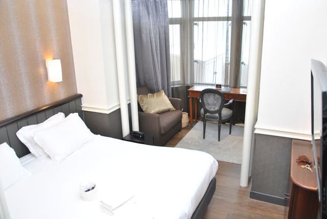 Room with Bow Window, ground floor with terrace and Sea view