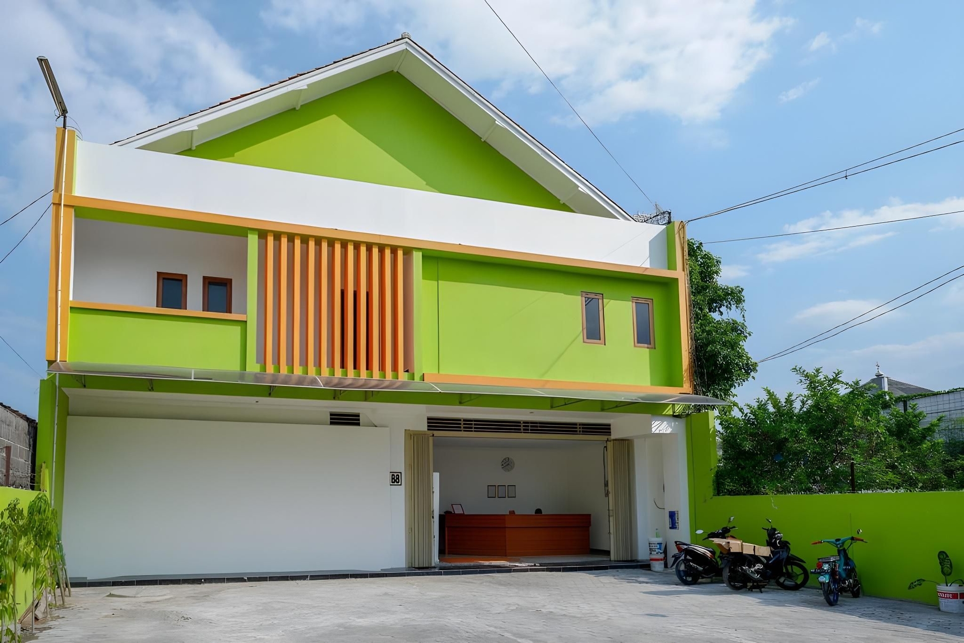 เรดดอร์ซ แอต จาลัน โวโนซารี เคเอ็ม 9 (RedDoorz @ Jalan Wonosari KM.9)0