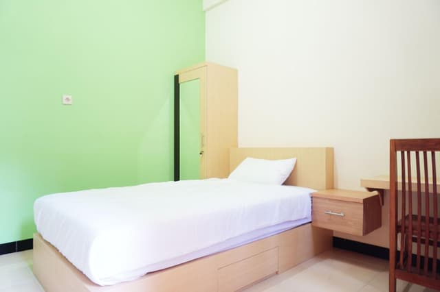 Standard Single Rooms