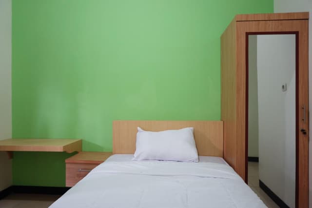 Standard Single Rooms