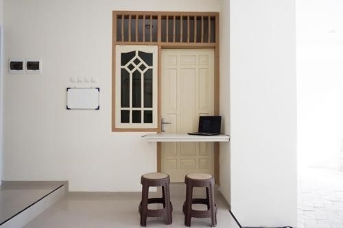 เรดดอร์ซ ใกล้กับอัมบาร์รุกโม พลาซา มอลล์ (RedDoorz near Ambarrukmo Plaza Mall)1