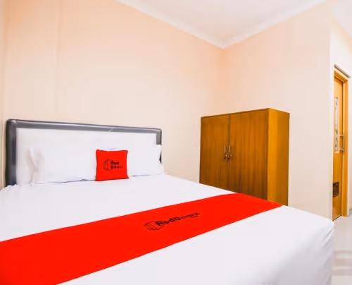 RedDoorz Room