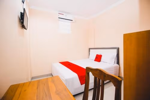 RedDoorz Room