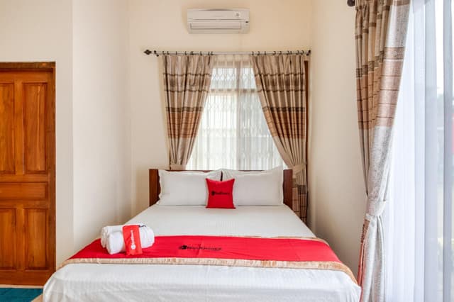 RedDoorz Room