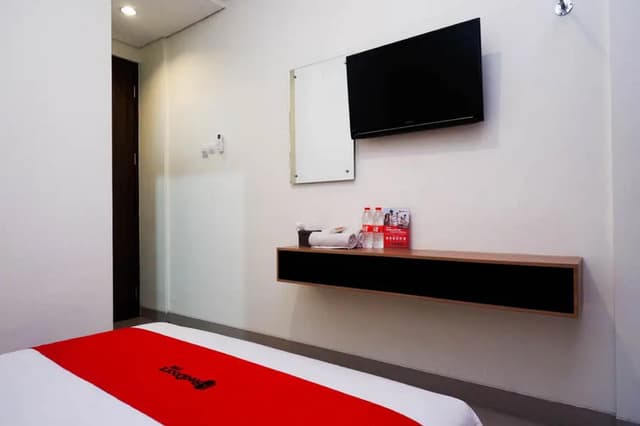 RedDoorz Room