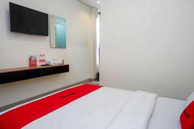 RedDoorz Room