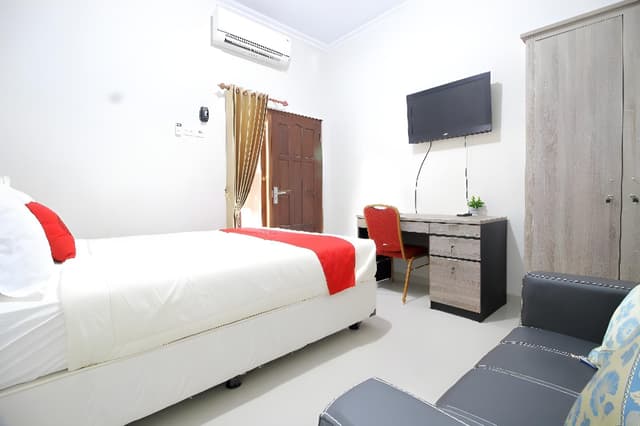RedDoorz Room