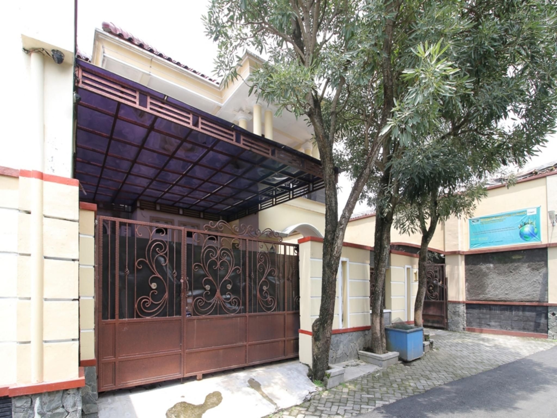 เรดดอร์ซ พลัส เนียร์ เอสทีไออี วายเคพีเอ็น (RedDoorz Plus near STIE YKPN)1