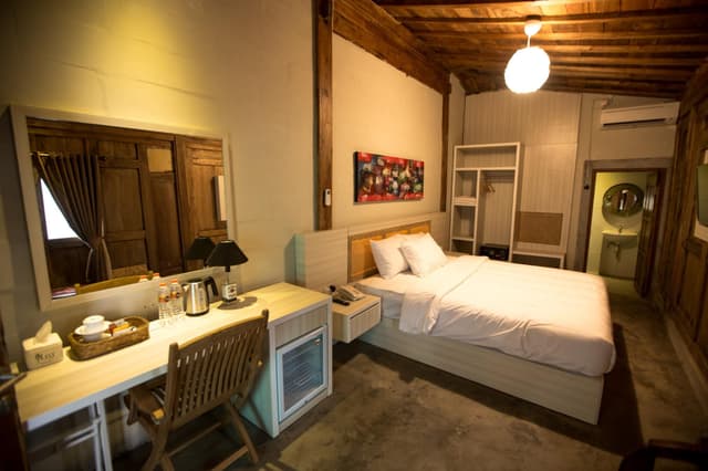 Deluxe Double or Twin Room
