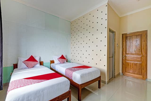 Standard Twin Room