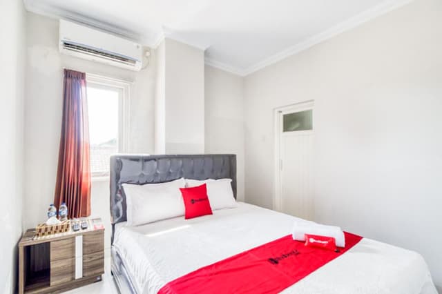 RedDoorz Room