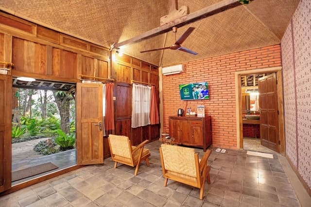 Wooden House Deluxe