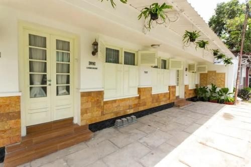 เรดดอร์ซ ชาเรียะฮ์ เนียร์ ติติก นอล ยกยาการ์ต้า (RedDoorz Syariah near Titik Nol Yogyakarta)0