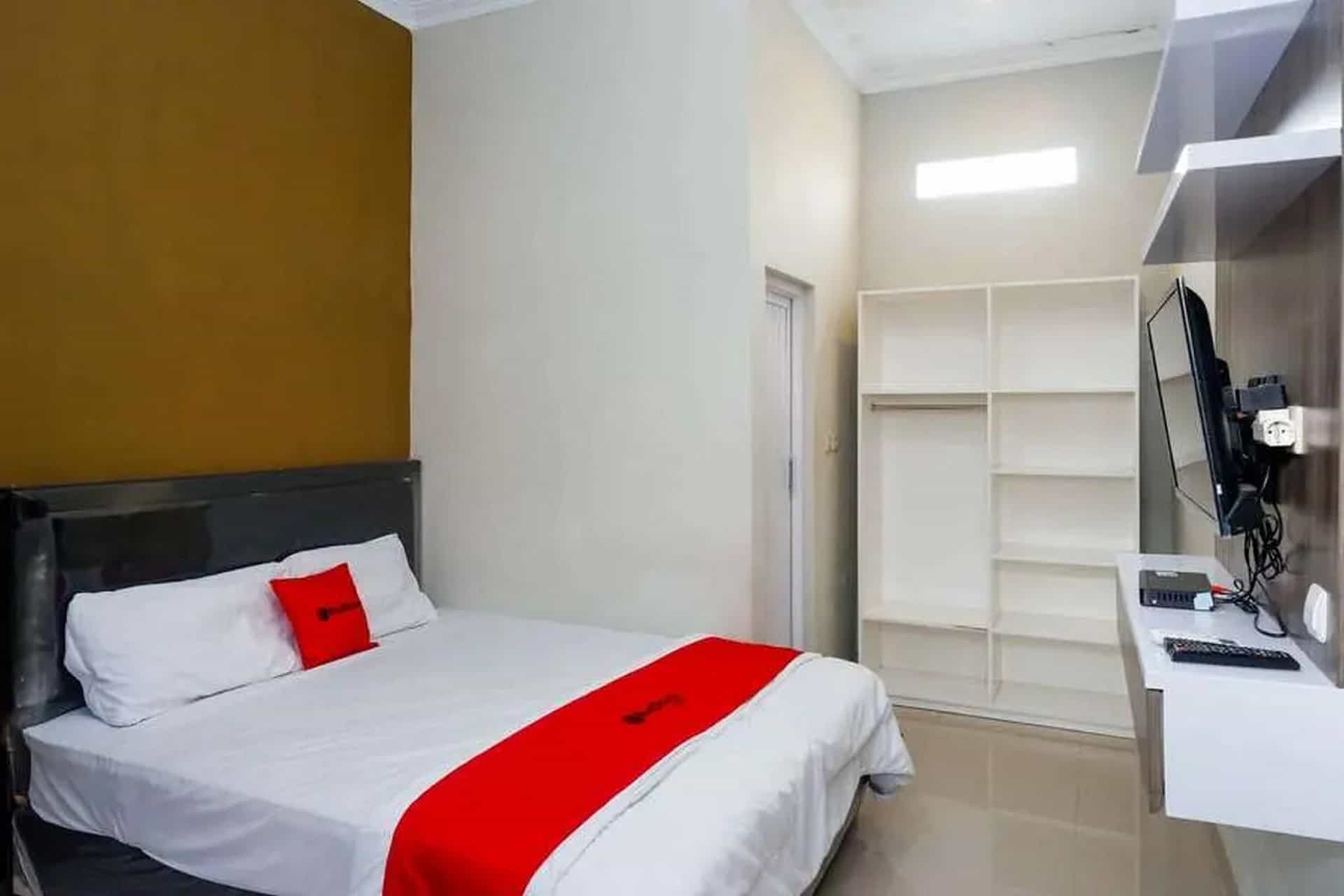 RedDoorz @ Berlian Homestay Malioboro Yogyakarta RedDoorz @ Berlian Homestay Malioboro Yogyakarta