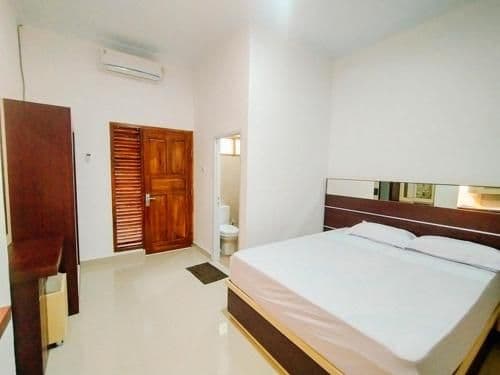 RedDoorz Room