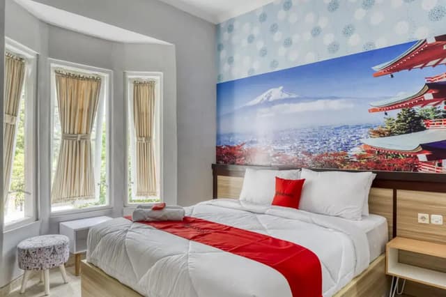 RedDoorz Room