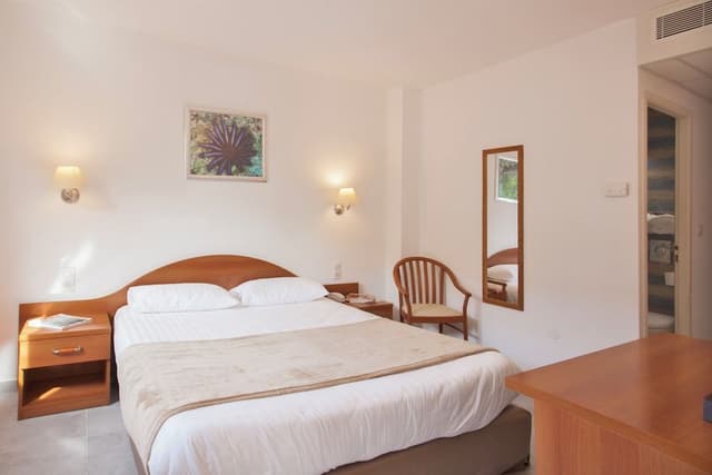 Chambre Double, vue rue