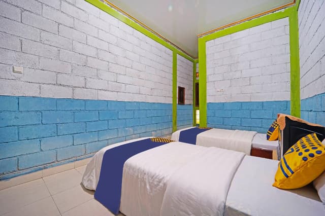 SPOT ON Room without Air Conditioning