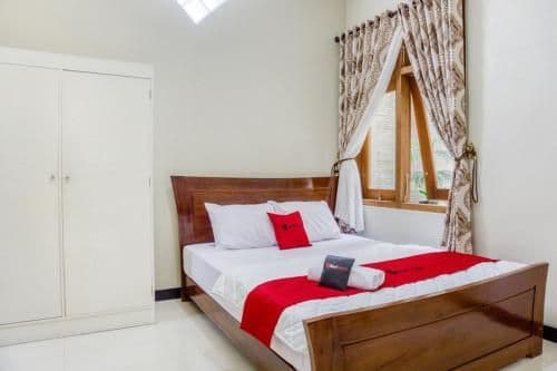 RedDoorz Room