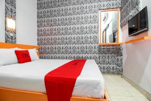 RedDoorz Room