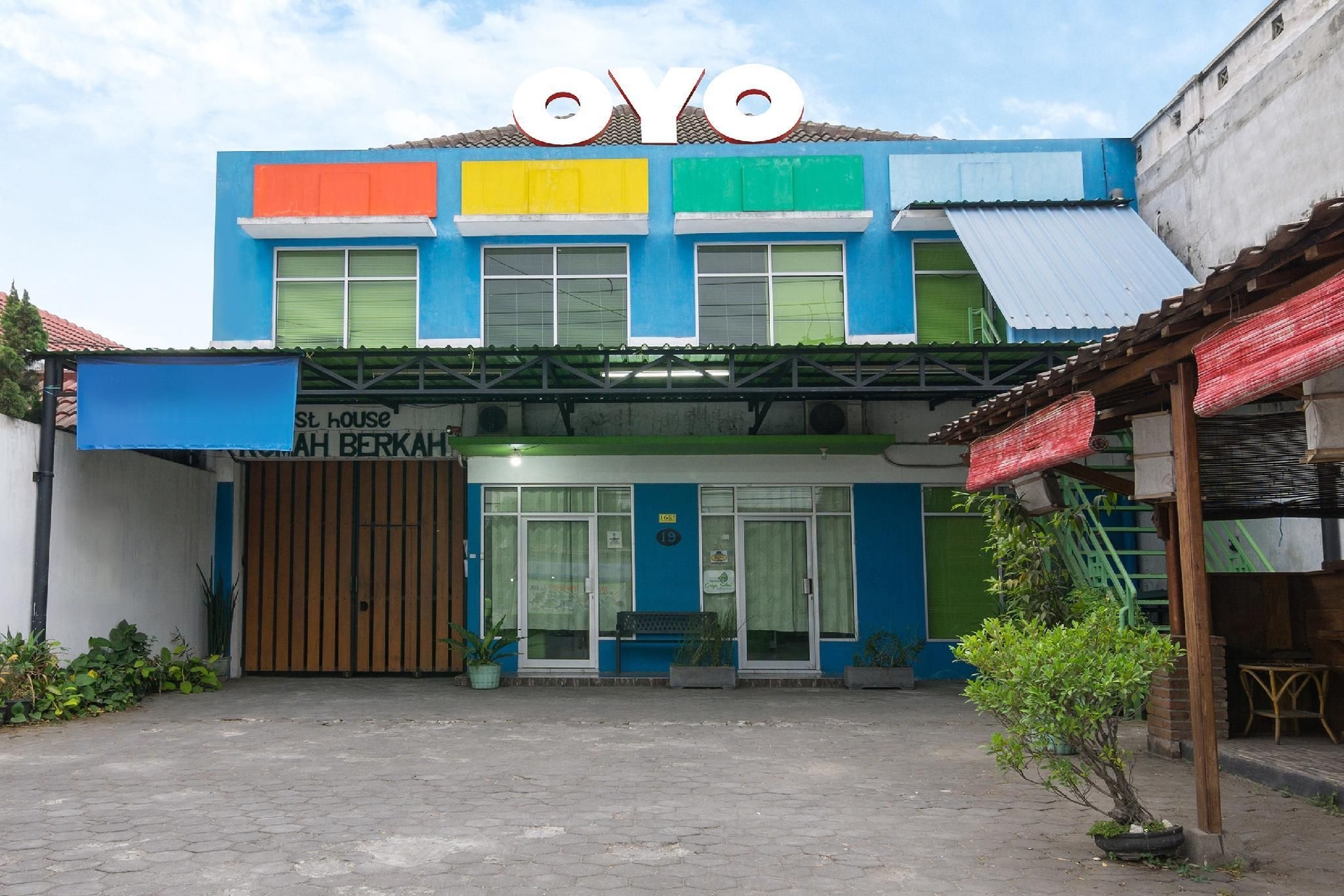 โอโย 1242 เปงีนาปัน RB ชาเรียะฮ์ (OYO 1242 Penginapan RB Syariah)0