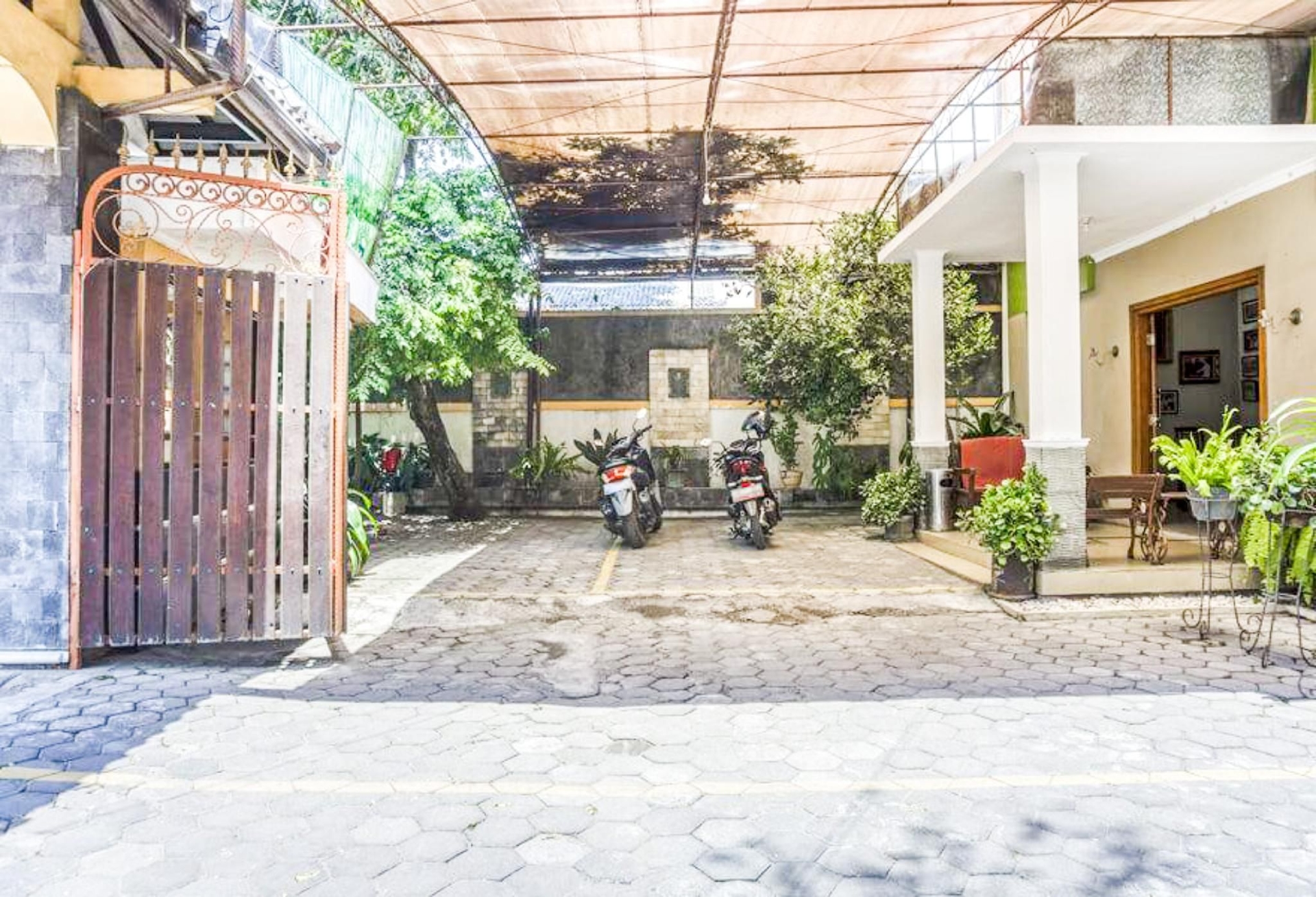เรดดอร์ซ ชาเรียะฮ์ แอท รายา ตาเจม มากูโว (RedDoorz Syariah @ Raya Tajem Maguwo)4