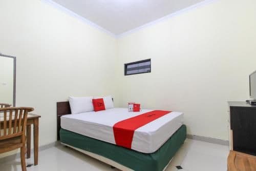 RedDoorz Room