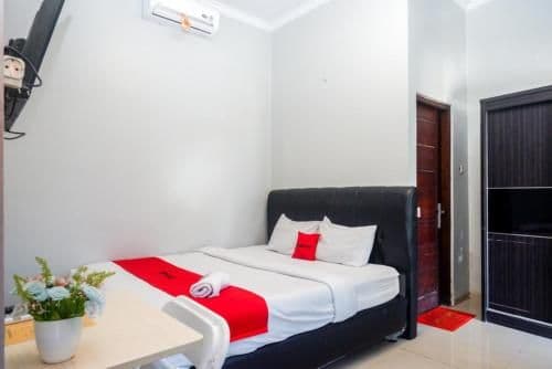 RedDoorz Room