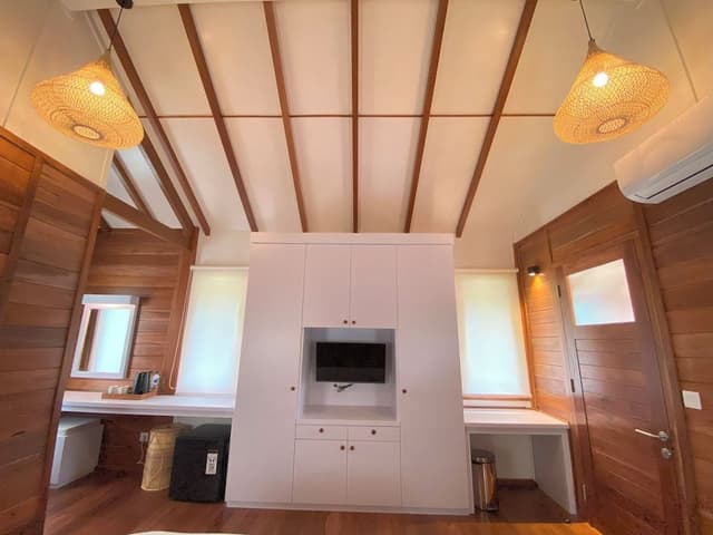 Superior Bungalow, 1 King Bed, Garden View, Garden Area