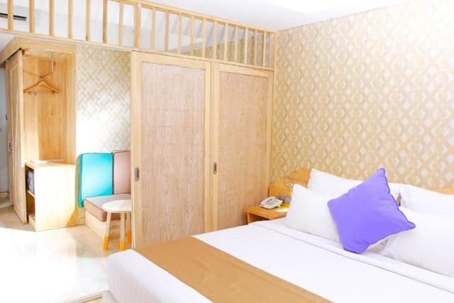 Executive Room
