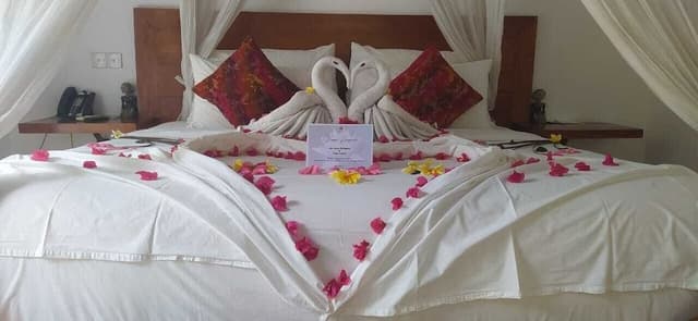 Deluxe Double Room, 1 King Bed, Pool View, Poolside