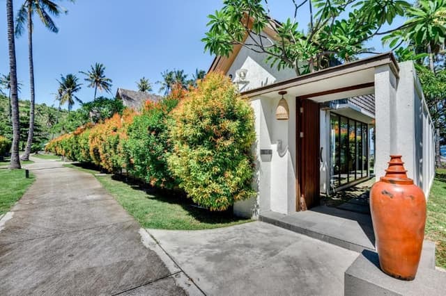 One-Bedroom Beach Front Villa with Private Pool