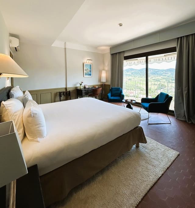 Junior Suite, 1 Double Bed, Bathtub