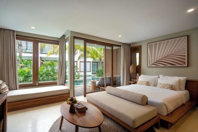 Deluxe Lagoon Pool Access