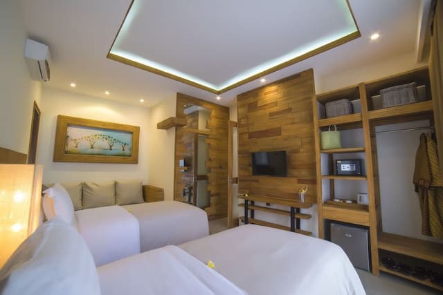 Deluxe Twin Room, Pool View