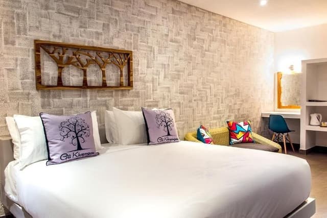 Suite, 4 Bedrooms, Pool View